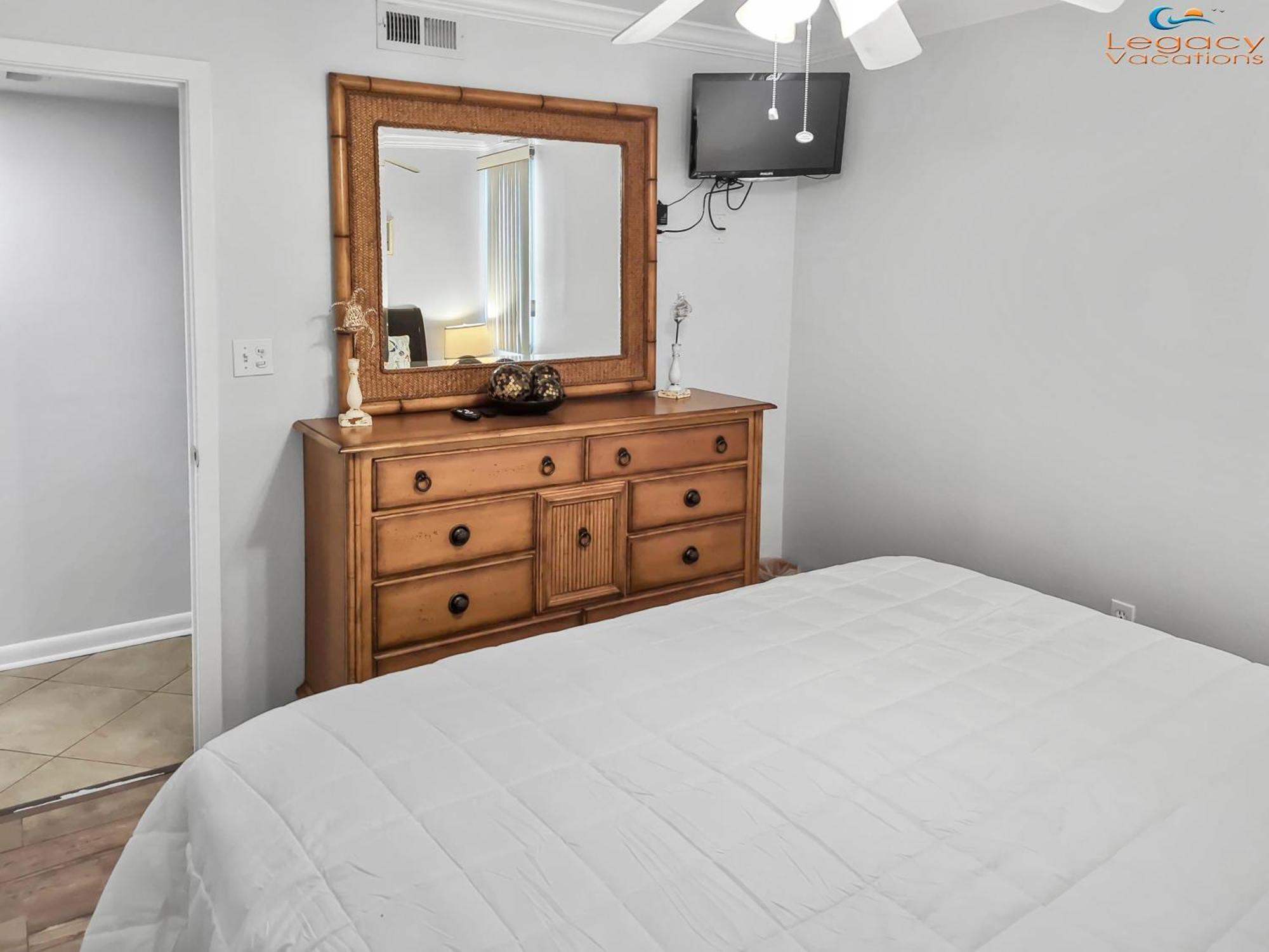 Is9-Cozy Upstairs Beachfront Condo - King Beds Форт Уолтон Бич Экстерьер фото